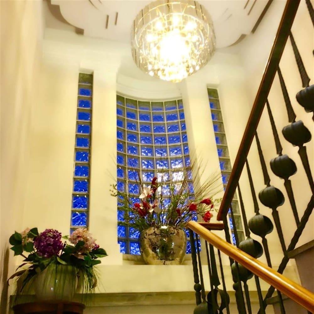 Classic Hotel Tirana Exterior photo
